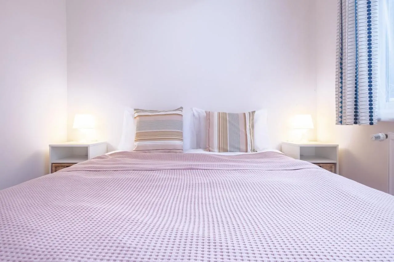 Apartament Flat With Balcony Near Bull Statue In Kadikoy Stambuł